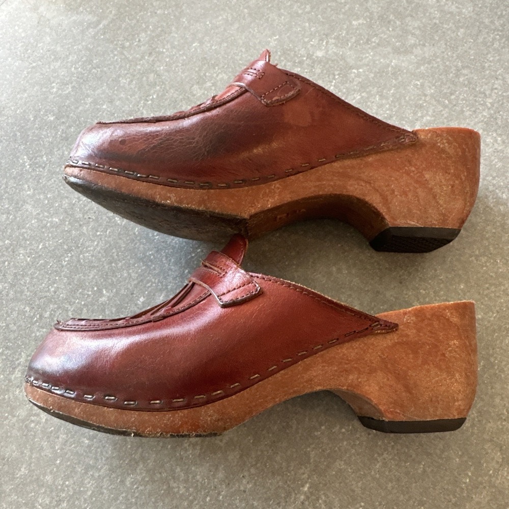 Vintage Brownish red Leather molded poly sole chunky Heels Clogs 6M - Picture 3 of 7